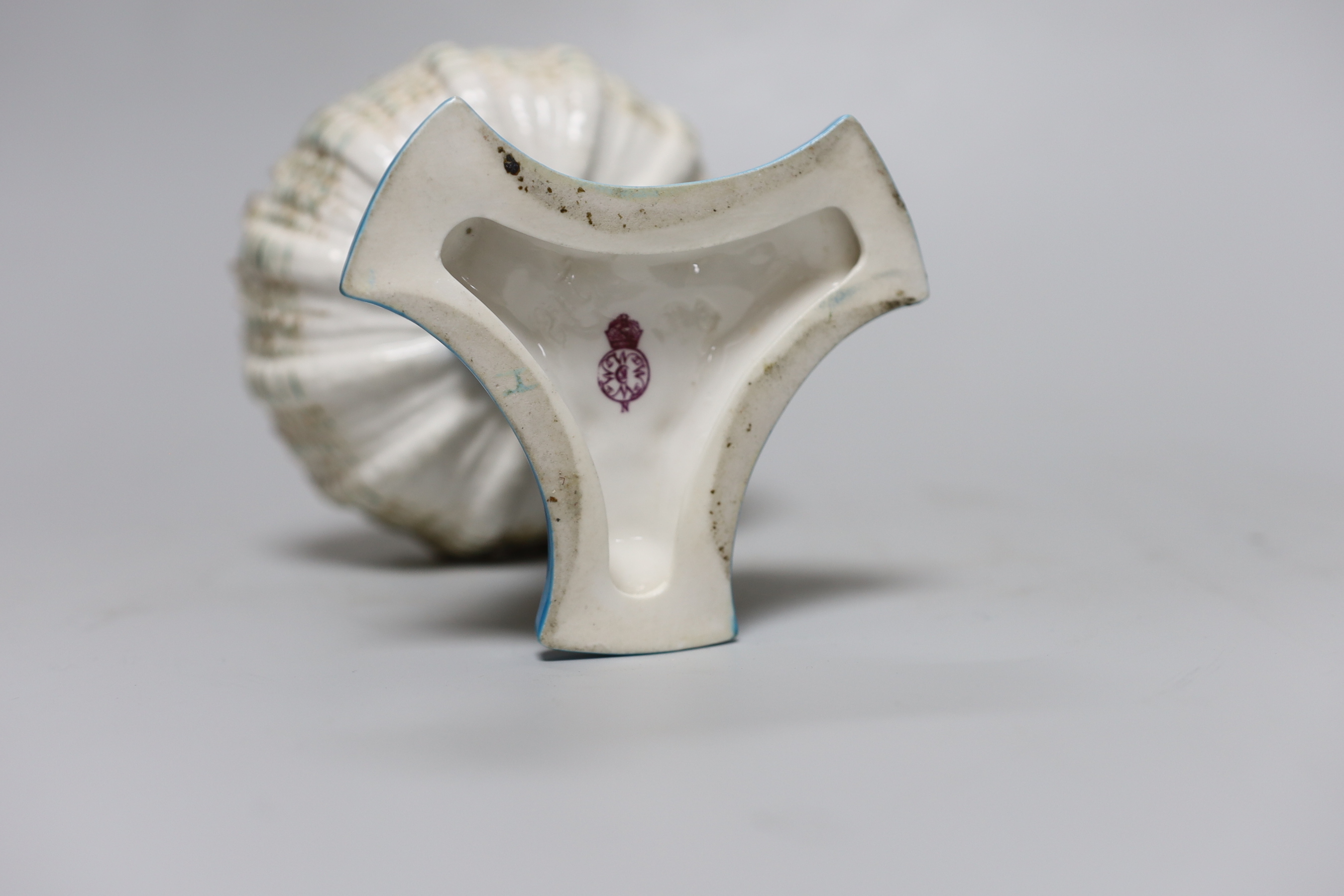 A Victorian Royal Worcester dolphin pedestal bowl, 11cm